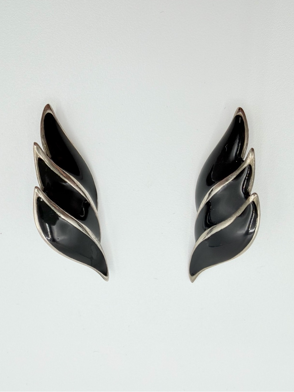 Vintage Sarah Coventry Silver Tone Black Enamel Clip-On Earrings